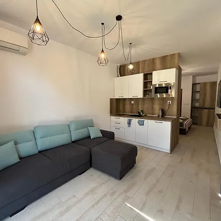 Studio/free Yoga&aqua Aerobic *